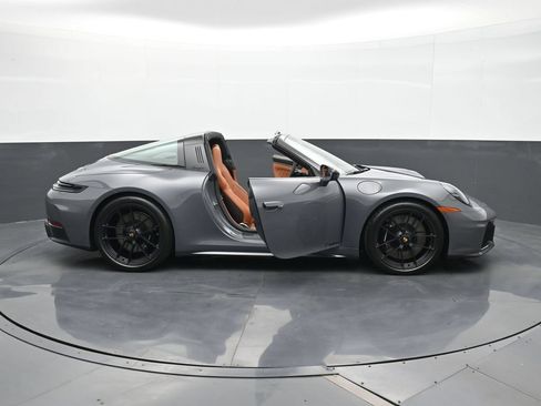 Certified 2026 Porsche 911 Targa 4 GTS AWD/4WD image 29