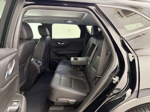 Used 2022 Chevrolet Blazer LT w/ Sound & Technology Package FWD image 14