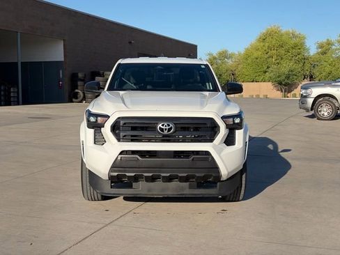 Used 2025 Toyota Tacoma SR image 5