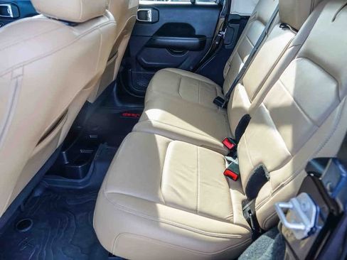 Certified 2018 Jeep Wrangler Unlimited Sahara w/ Dual Top Group image 17