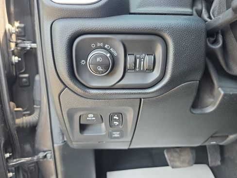 Used 2020 RAM 1500 Laramie w/ Sport Appearance Package AWD/4WD image 11