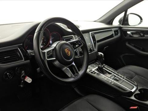 Used 2018 Porsche Macan Sport Edition image 24