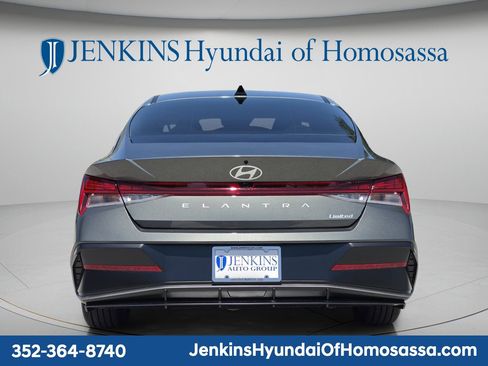 New 2026 Hyundai Elantra Limited FWD image 6