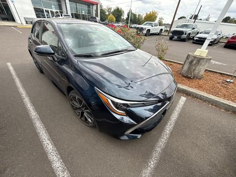 Used 2021 Toyota Corolla XSE FWD image 3