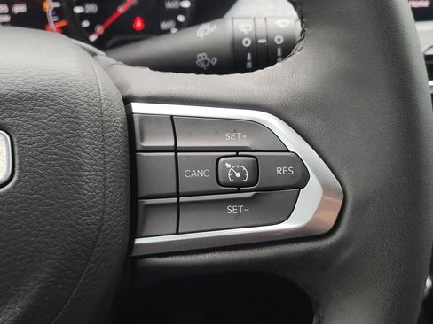 Used 2023 Jeep Compass Latitude w/ Convenience Group AWD/4WD image 25