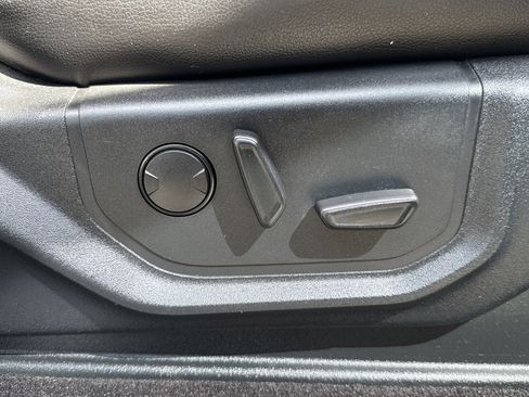 Used 2019 Ford F150 Lariat w/ Equipment Group 502A Luxury image 30