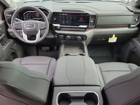 New 2025 GMC Sierra 3500 SLT w/ SLT Convenience Package image 17