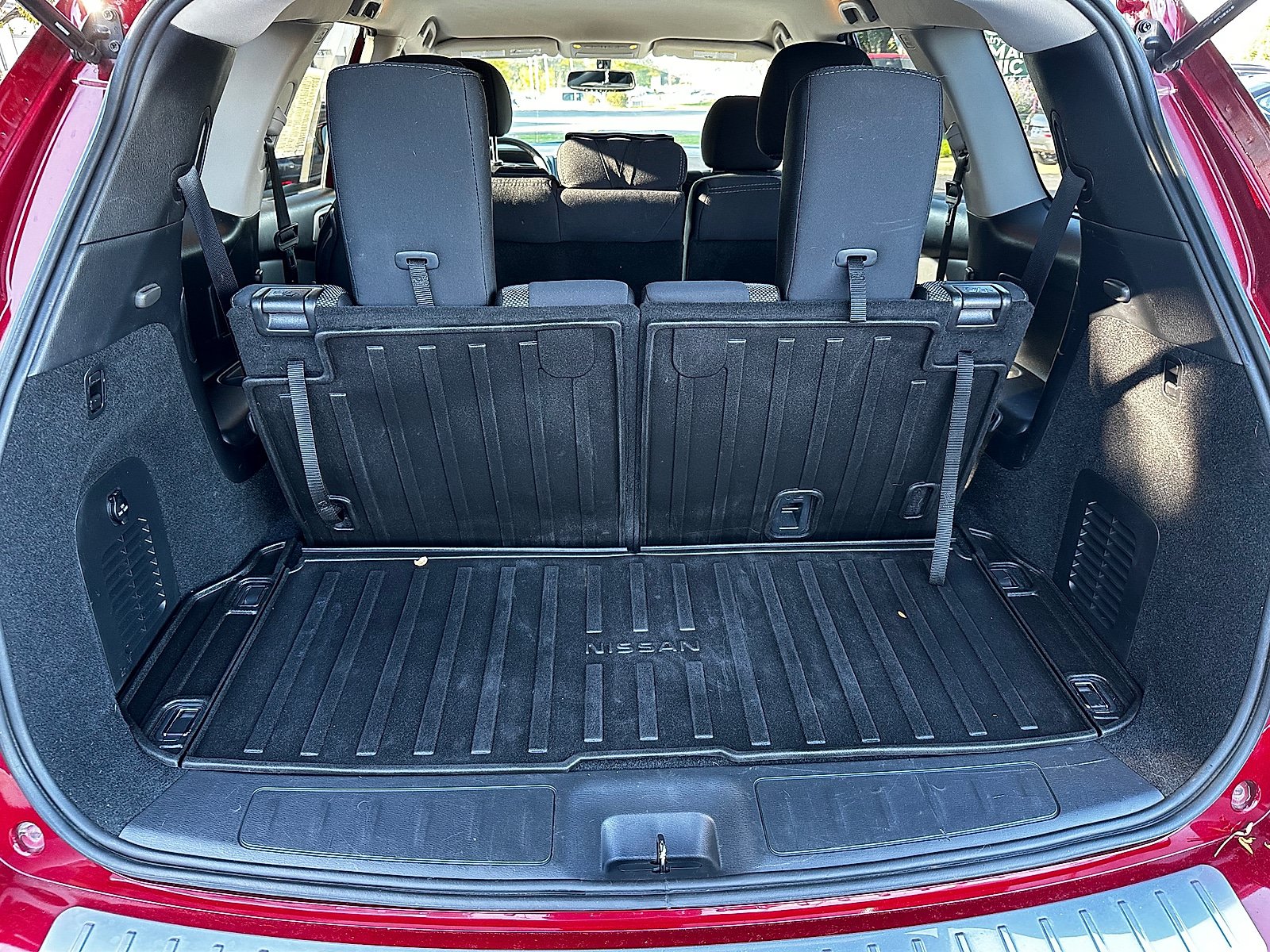 Used 2020 Nissan Pathfinder SV w/ Cargo Package AWD/4WD image 10