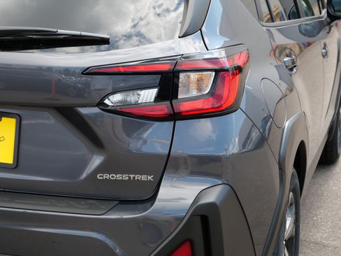 Used 2024 Subaru Crosstrek 2.0i Premium AWD/4WD image 17