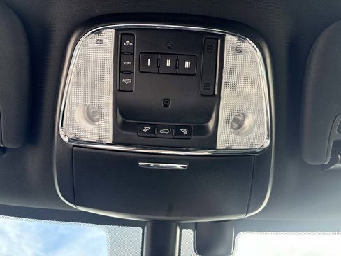 Used 2019 Jeep Grand Cherokee Limited w/ Trailer Tow Group IV image 30