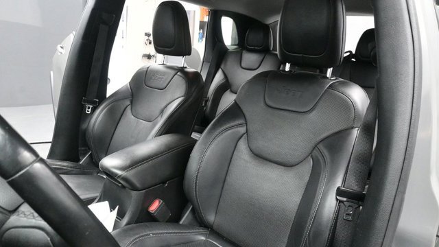 Used 2020 Jeep Cherokee Limited FWD image 30