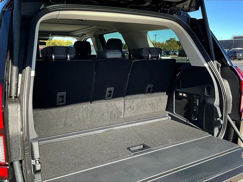 New 2025 Ford Expedition Active image 19