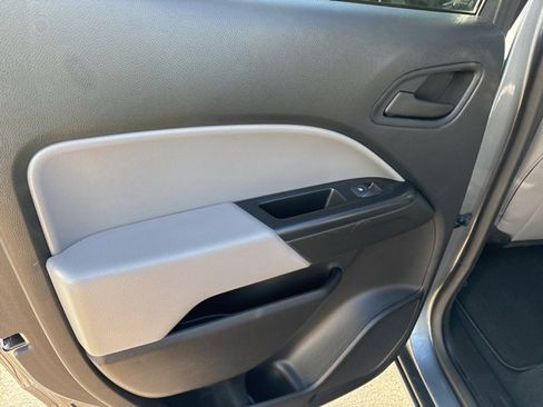 Used 2022 Chevrolet Colorado W/T w/ Custom Special Edition image 33