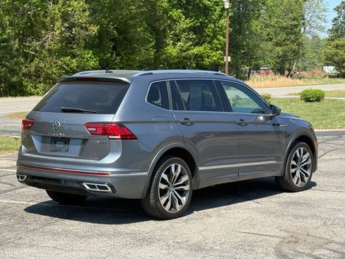 Used 2022 Volkswagen Tiguan SEL R-Line AWD/4WD image 4