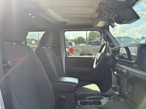 Used 2024 Jeep Wrangler Unlimited Rubicon AWD/4WD image 64