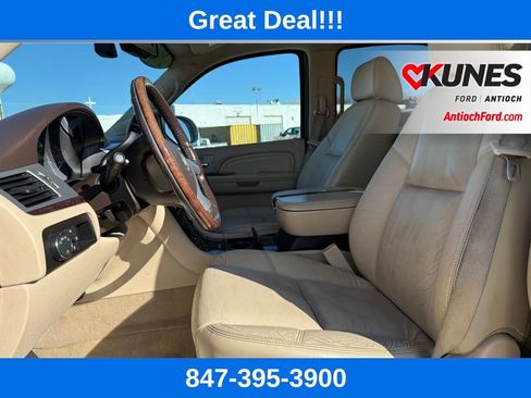 Used 2007 Cadillac Escalade AWD w/ Information Package image 31