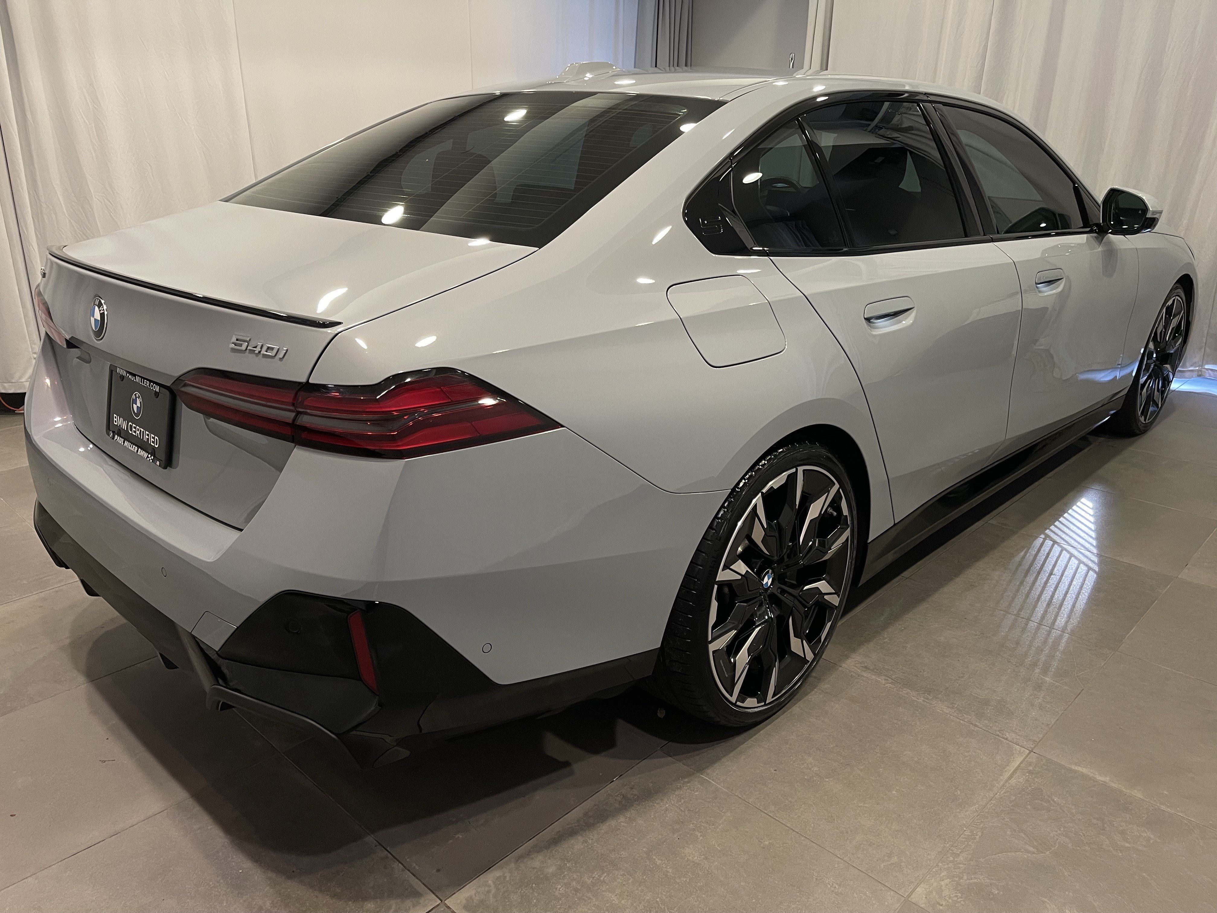 Certified 2024 BMW 540i xDrive w/ Premium Package AWD/4WD image 6