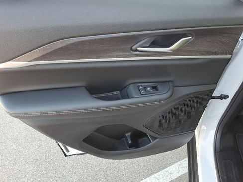 New 2025 Jeep Grand Cherokee Limited image 15