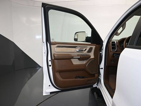 Used 2020 RAM 1500 Laramie RWD image 10