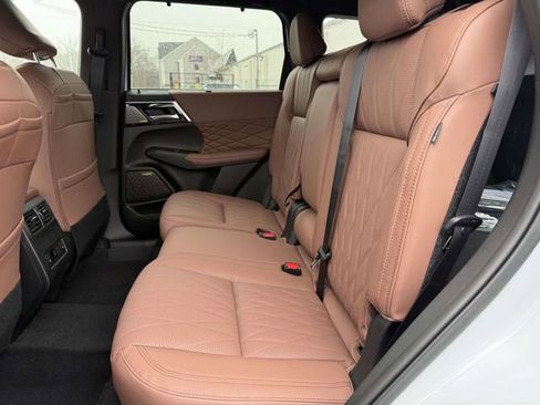 New 2026 Mitsubishi Outlander SEL image 12