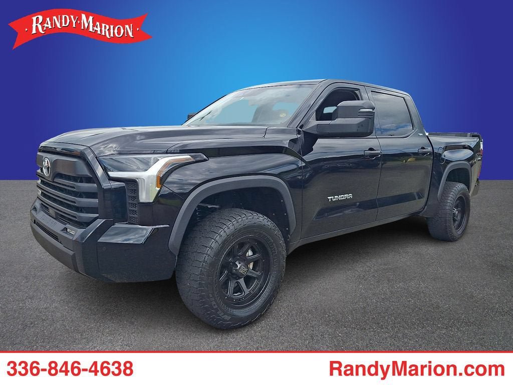 Used 2022 Toyota Tundra SR5 w/ SR5 Convenience Package AWD/4WD image 1
