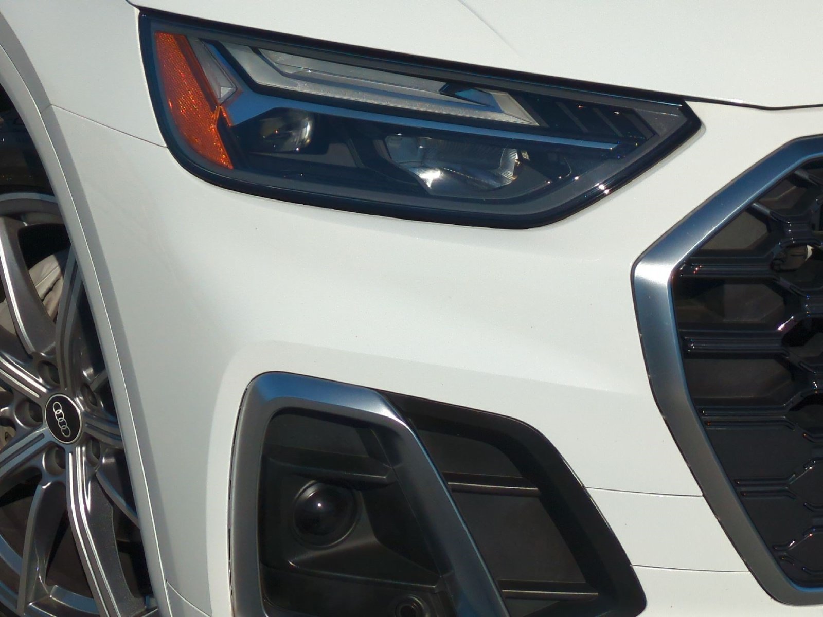 Used 2021 Audi Q5 e Premium Plus w/ Premium Plus Package AWD/4WD image 23