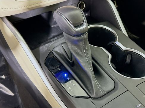 Used 2023 Toyota Highlander XLE image 21