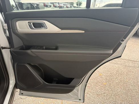 New 2026 Ford Explorer Active RWD image 15