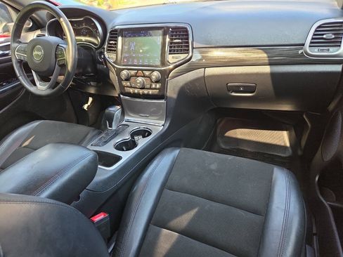 Used 2019 Jeep Grand Cherokee Altitude AWD/4WD image 24