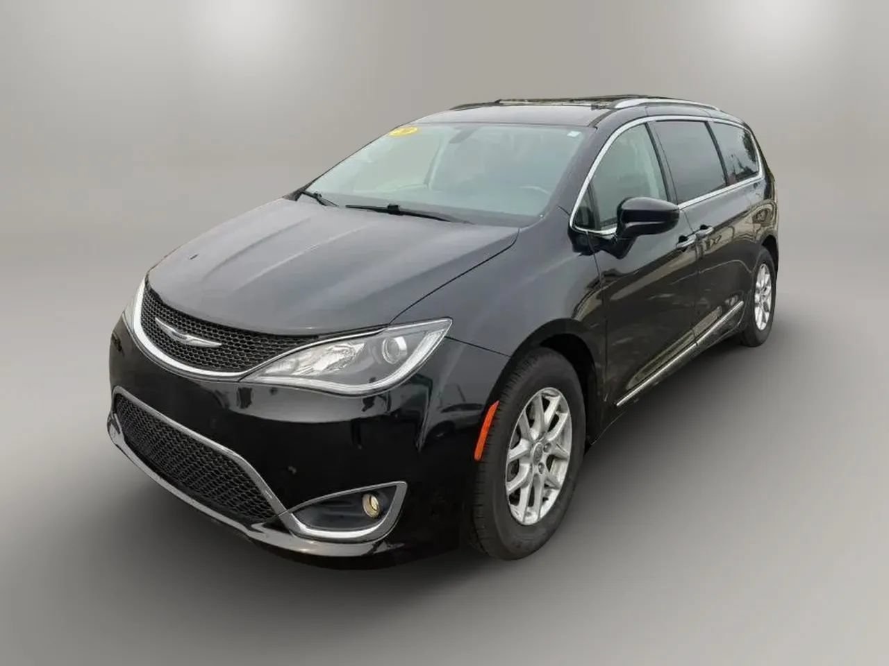 Used 2020 Chrysler Pacifica Touring-L FWD image 3