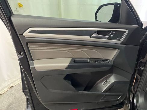 Used 2021 Volkswagen Atlas SEL Premium w/ MDO Package (Bench Seat) image 9