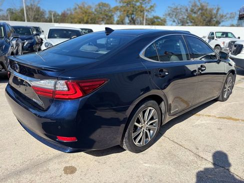 Used 2017 Lexus ES 300h image 5