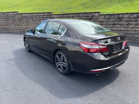 Used 2016 Honda Accord Sport image 5