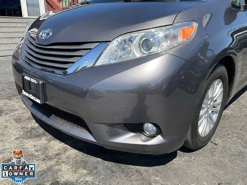 Used 2014 Toyota Sienna XLE image 93