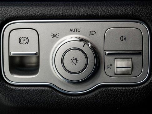 Used 2024 Mercedes-Benz GLS 450 4MATIC image 36