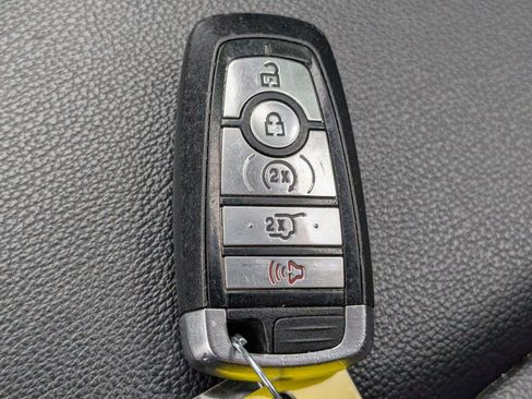 Used 2020 Ford Explorer XLT w/ Equipment Group 202A AWD/4WD image 20