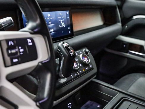 Used 2021 Land Rover Defender 90 X-Dynamic S image 19