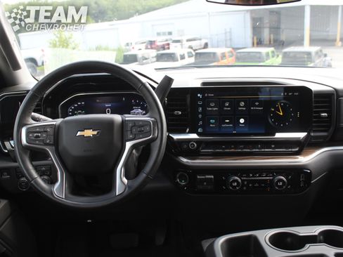 Used 2025 Chevrolet Silverado 1500 LT w/ LPO, Dark Essentials Package AWD/4WD image 13