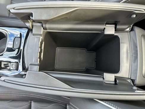 Used 2022 Buick Envision Avenir w/ Technology Package II image 27