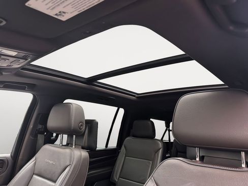 Used 2021 GMC Yukon XL Denali w/ Denali Ultimate Package image 19