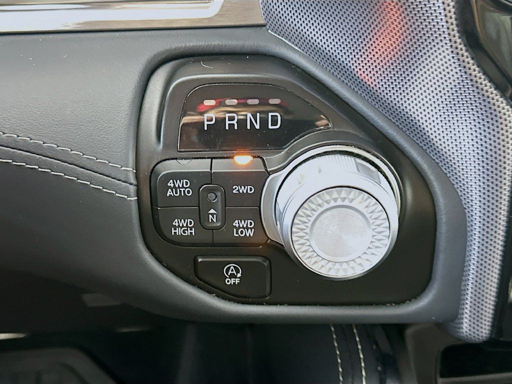 Used 2024 RAM 1500 Limited AWD/4WD image 16