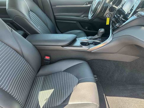 Used 2024 Toyota Camry SE image 20