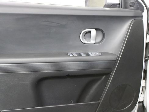 Used 2024 Hyundai Ioniq 5 SE image 6