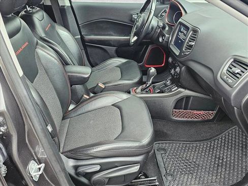 Used 2019 Jeep Compass Trailhawk image 11