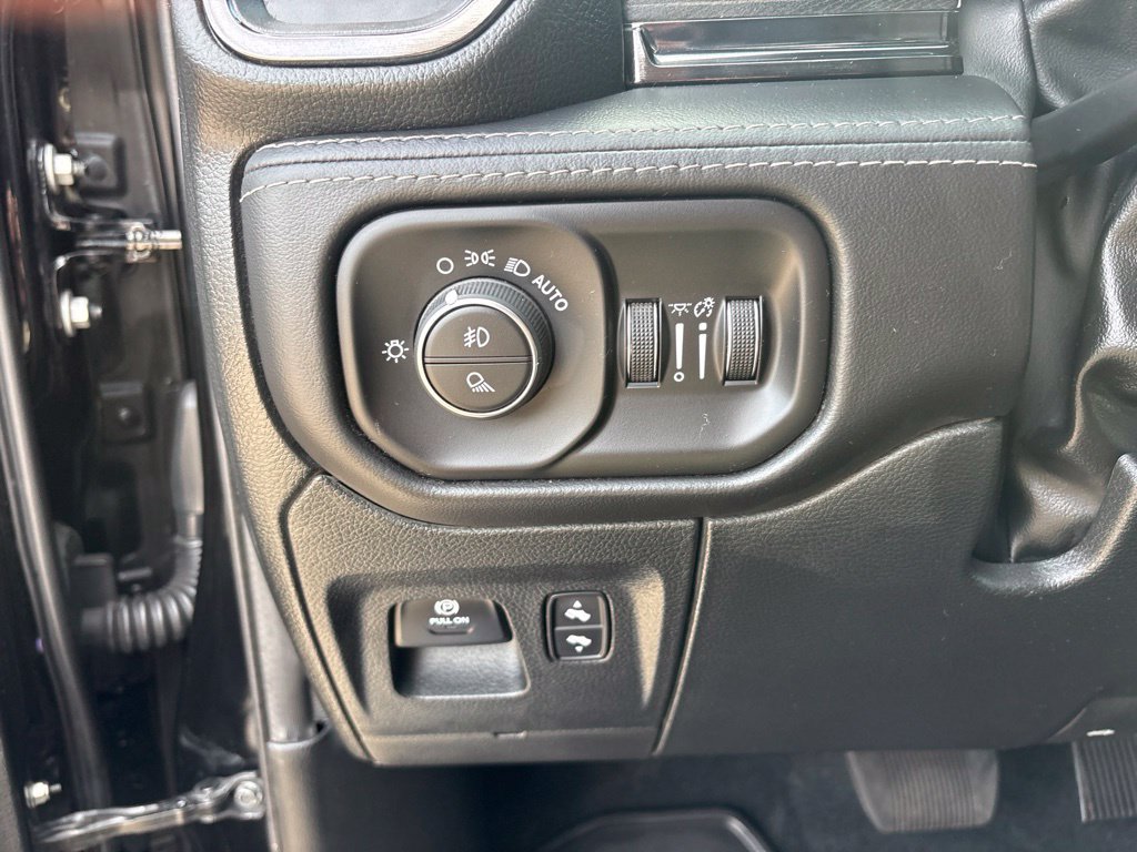 Used 2023 RAM 1500 Limited AWD/4WD image 22