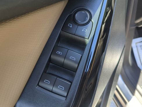 Used 2025 Chevrolet Equinox ACTIV w/ Convenience Package III image 47