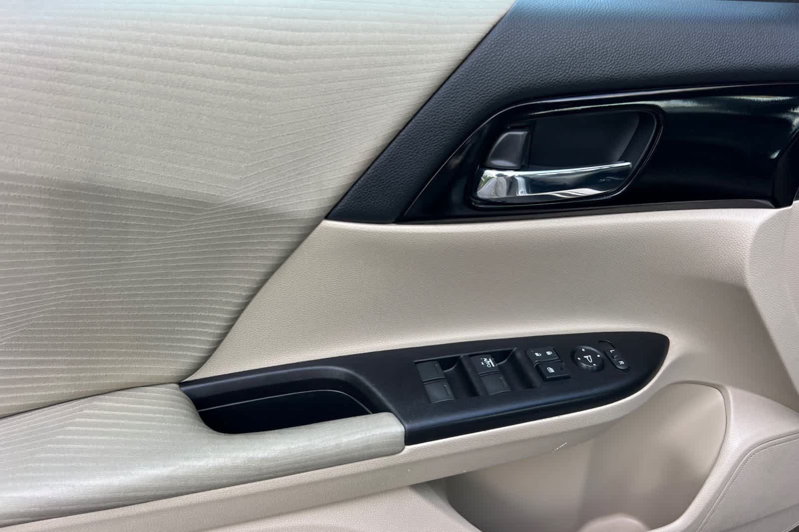 Used 2016 Honda Accord LX image 12