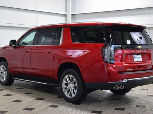 New 2025 Chevrolet Suburban Premier image 6