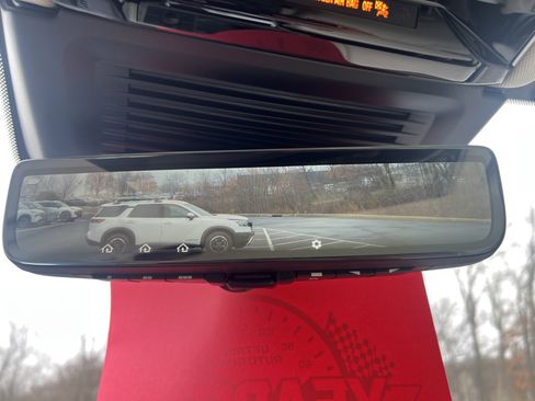 Certified 2025 Land Rover Range Rover SE image 22