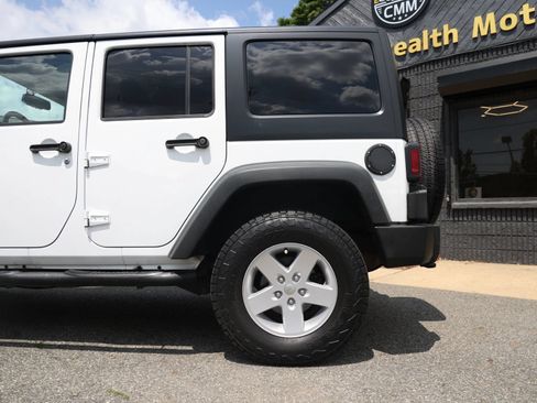 Used 2018 Jeep Wrangler Unlimited Sport S AWD/4WD image 12
